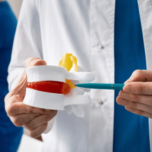 Cirurgia ACDF Explicada: Alívio para Dor no Pescoço e Problemas na Coluna